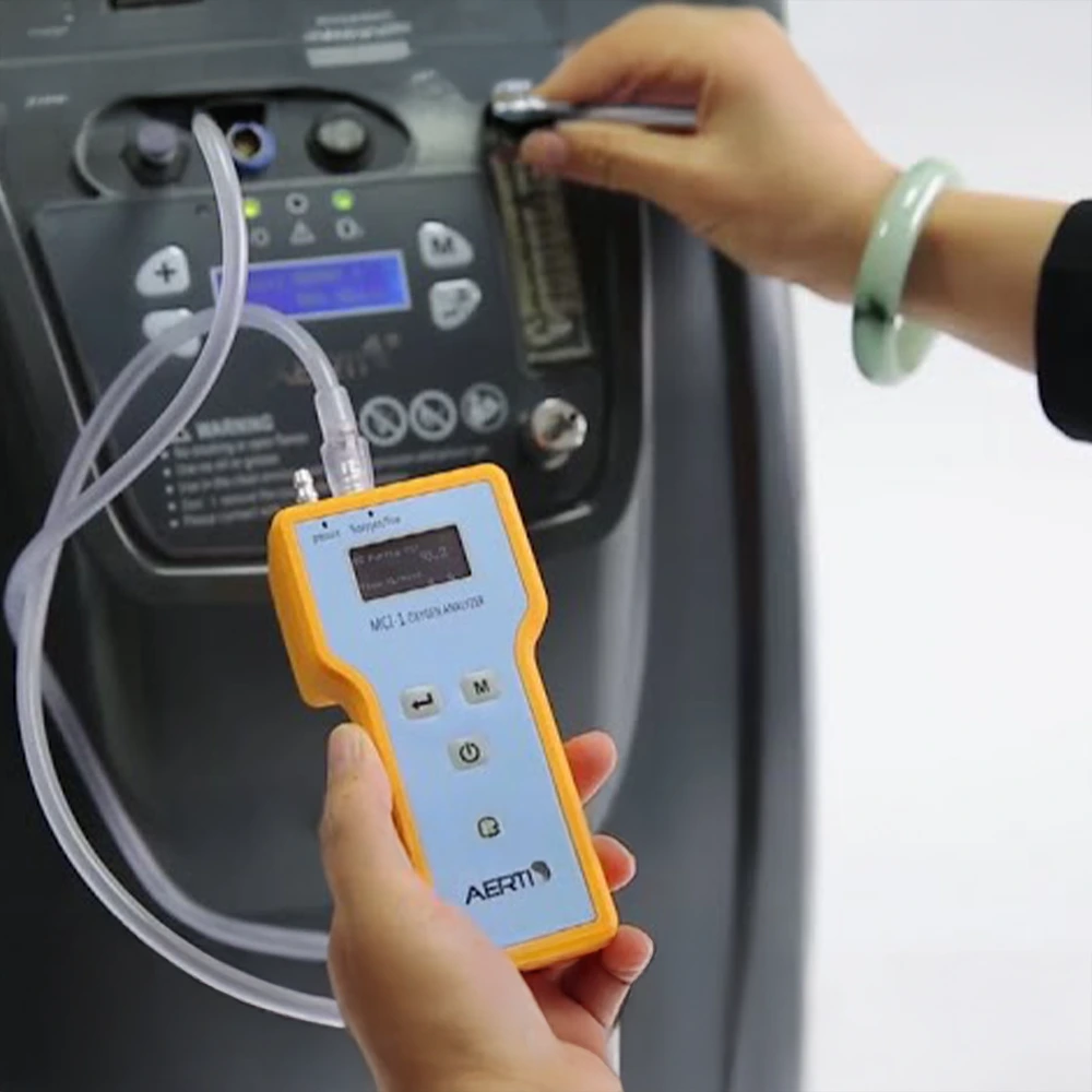 MCI-1 kyslíkový analyzátor – displej a detail prístroja