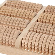 Drevený masážny strojček na chodidlá B Quatro, 28 x 18 x 7 cm