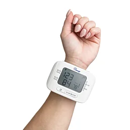 Digitálny tlakomer na zápästie s LCD displejom a pamäťou meraní CE