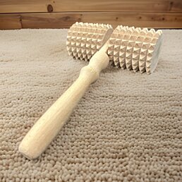 Drevený masážny ručný strojček s dvoma valčekmi,16 x 10 x 4,5 cm