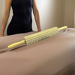 Drevený obojručný masážny valček na celé telo - veľký, 45 x 25 x 7 cm