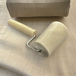 Drevený masážny ručný hladký valček - malý, 17 x 7 x 5 cm