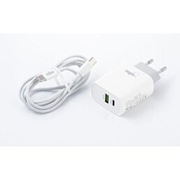 Adaptér a nabíjačka mobilného telefónu s USB a USBC porom a káblom lightning