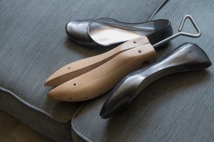 Napínače na obuv sú vynikajúcou prevenciou pred deformáciou vašich obľúbených topánok.